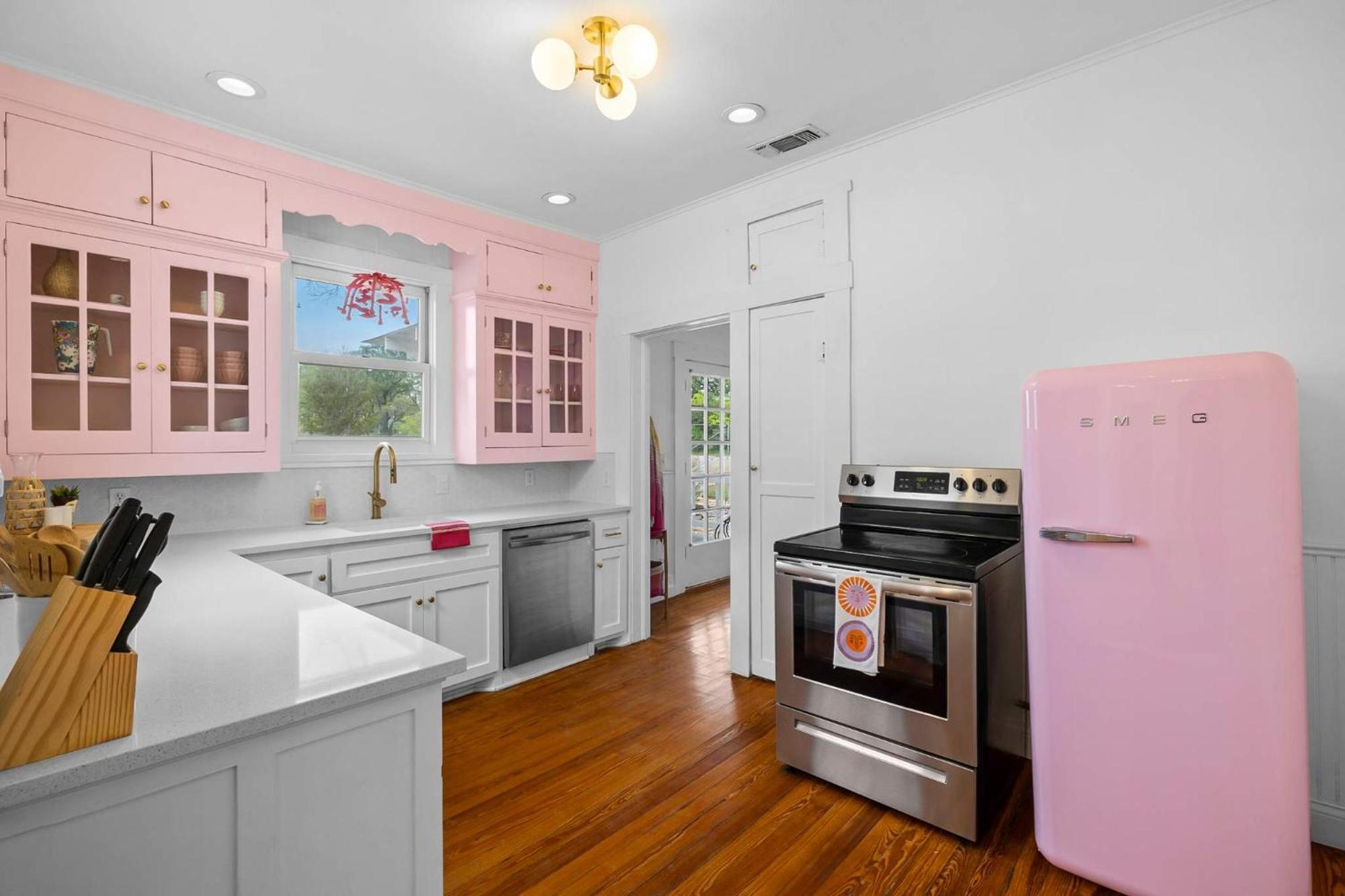 Pink Duchess - Mins To Main Hot Tub & Fire Pit Villa Fredericksburg Exterior photo
